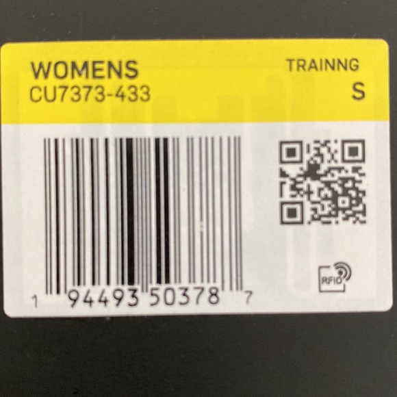 NWT Slim Fit Nike Swoosh Bra, XS - Picture 8 of 8